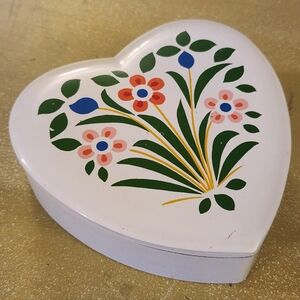 Vintage White Heart Shaped Metal Trinket Box with Scandinavian Floral Design